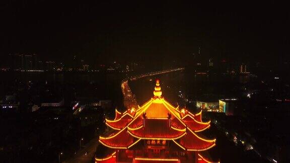 夜间照明武汉市著名的黄鹤寺鸟瞰4k中国