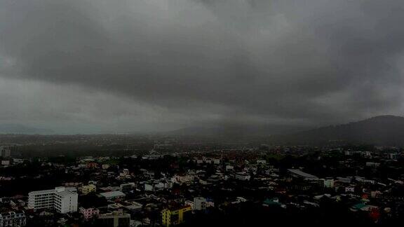 没有阳光的热带降雨