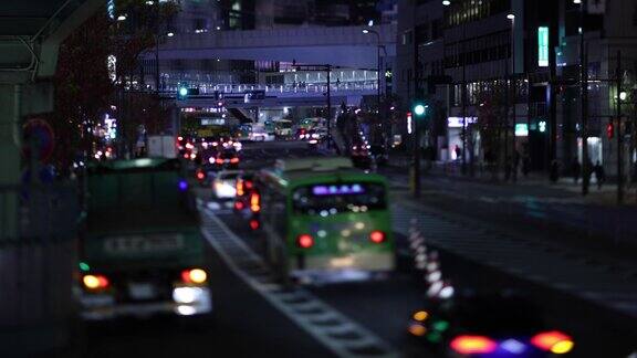 东京涉谷市中心街道的夜间交通堵塞模型