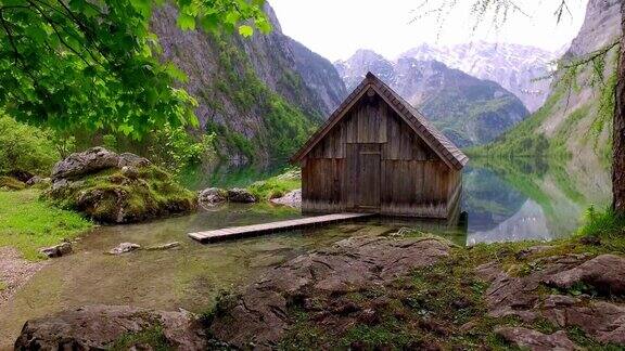 美丽的欧伯湖和古老的木屋阿尔卑斯山德国