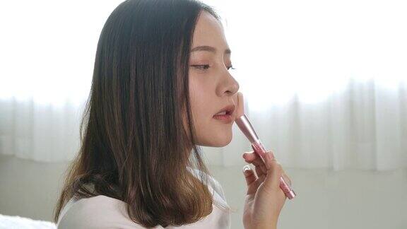 亚洲美女化妆保健理念