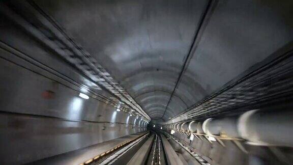 铁路隧道的运动