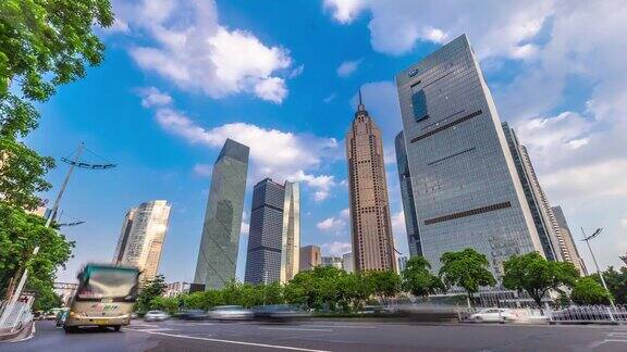 蔚蓝的天空广州市中心的现代化办公大楼