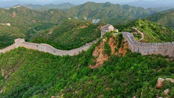 河北省承德滦平县金山岭段长城的鸟瞰图