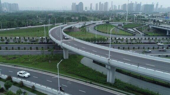 俯瞰中国长沙的现代化城市立交桥