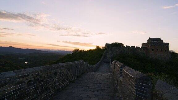 秋日的长城美丽的云景(延时)