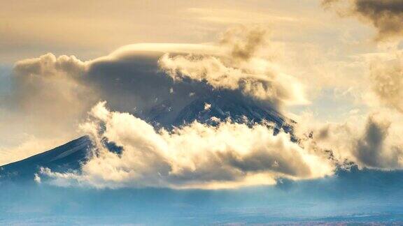 日本富士山和云的时间流逝
