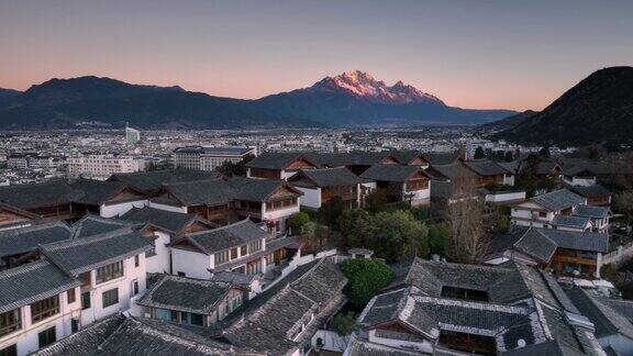 雪山下的丽江古城