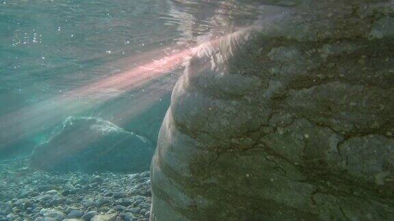 水下石日落4k卡拉布里亚