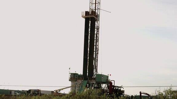 新墨西哥州西部、德克萨斯州西部的钻井平台石油和天然气行业