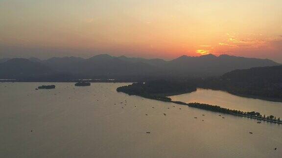 杭州市内日落灯光飞行著名的湖泊水上旅游交通航拍全景4k中国