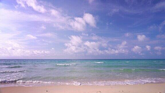 海中湛蓝的天空沙滩节日性质