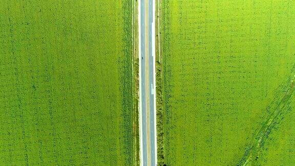 无人机俯瞰高速公路交通和农业领域