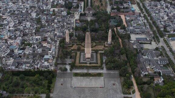 中国云南大理宁静的寺庙建筑的全景