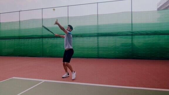 中东男子打网球的慢镜头轨道