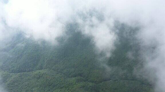 中国高山云雾的航拍镜头