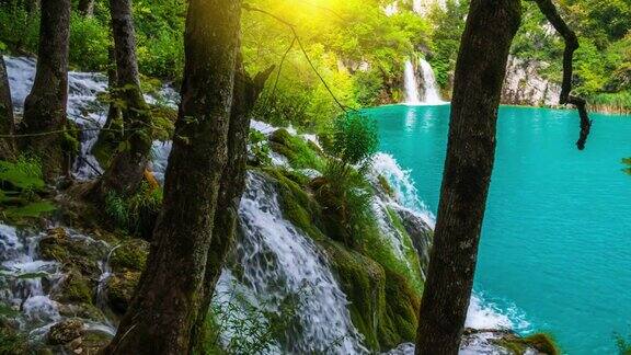 普利特维茨湖国家公园的自然瀑布景观