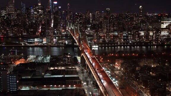 美国纽约市埃德·科赫昆斯波罗大桥的WSHA夜景