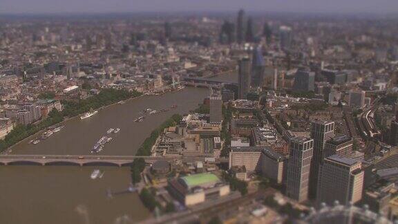 英国伦敦市中心和泰晤士河的鸟瞰图带有倾斜偏移微缩图像效果4k