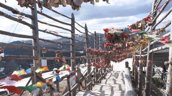 西藏经幡经幡旗石卡雪山在香格里拉中国云南