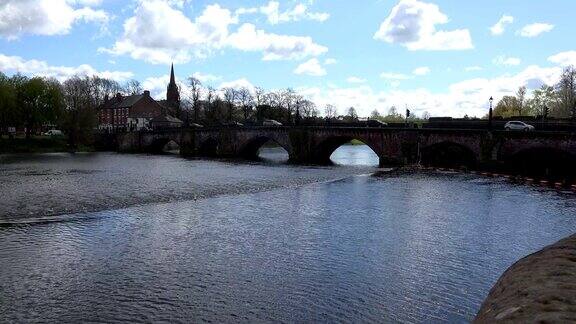 英国柴郡迪切斯特河上的桥
