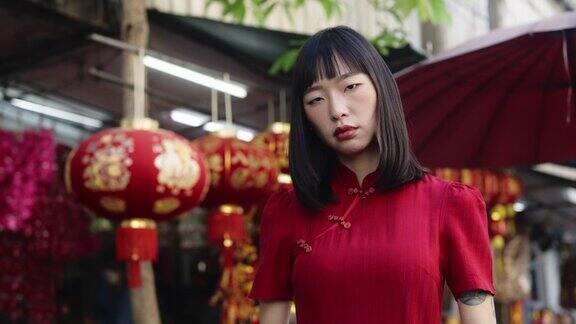 中国妇女为农历新年购物