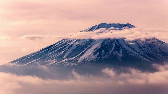 时间推移富士山的特写在日出早上日本