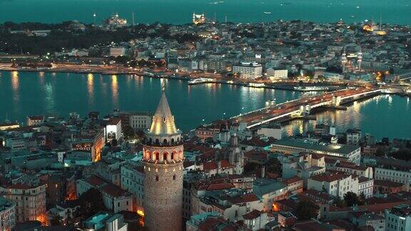鸟瞰图加拉塔和加拉塔桥伊斯坦布尔夜间-4K无人机镜头