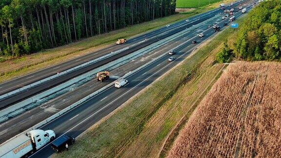 北卡罗莱纳州公路扩建工程:农田周边道路交通航空镜头与静态相机运动