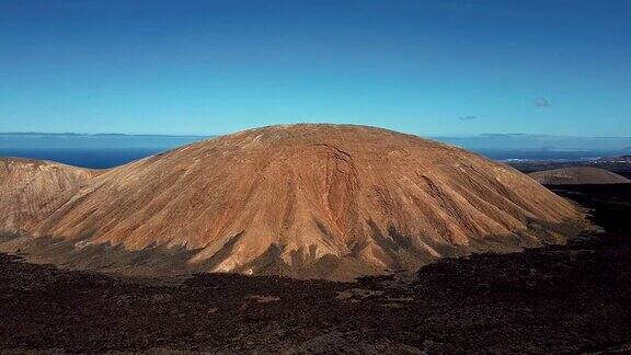 塔曼法亚国家公园附近的火山山谷的航空全景图兰萨罗特加那利群岛西班牙