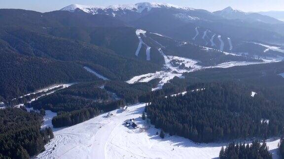 乌克兰滑雪胜地的鸟瞰图