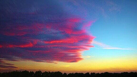 日落时五彩缤纷的天空云自然风景