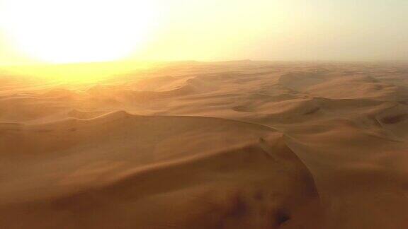 纳米比亚沙漠中绵延不绝的沙丘