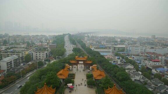 白天时间武汉最著名的寺庙屋顶城市景观交通道路全景4k中国