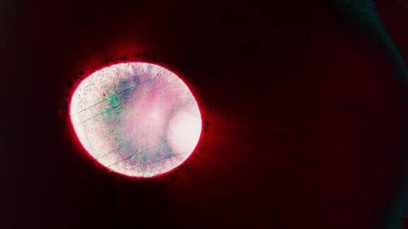 通过显微镜观察快速突变的血细胞