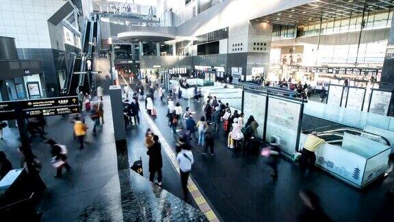 4k时光流逝:日本京都车站的乘客