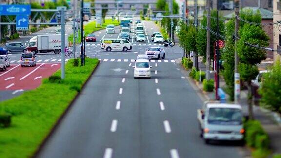 东京城市街道上的微型交通堵塞的时间推移