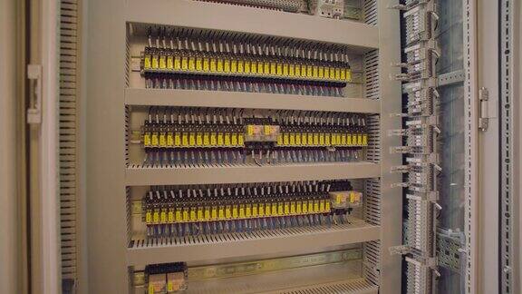 工厂电气控制柜-配电板