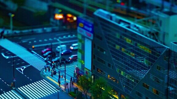 一段时间的街道在东京城市的高角度倾斜