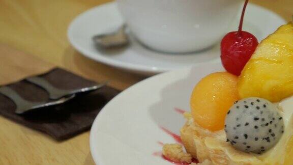 水果蛋糕和咖啡休闲4k(超高清)