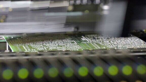 工业设备制造电子电路板的特写
