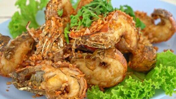 大蒜炒小龙虾或虾蛄-海鲜风格