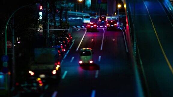 东京山手大道的微缩交通堵塞的夜间延时放大