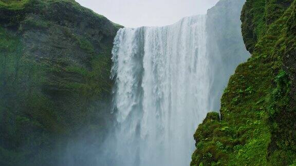 SkÃ³gafoss瀑布在冰岛
