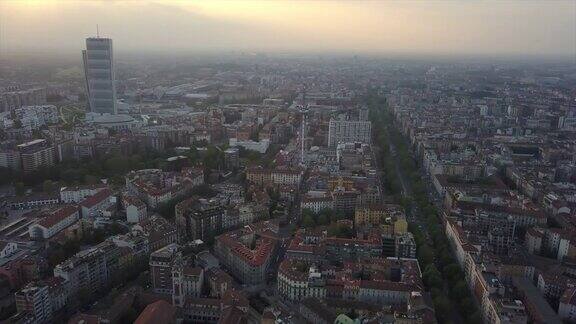 意大利日落天空米兰城市景观航空全景4k
