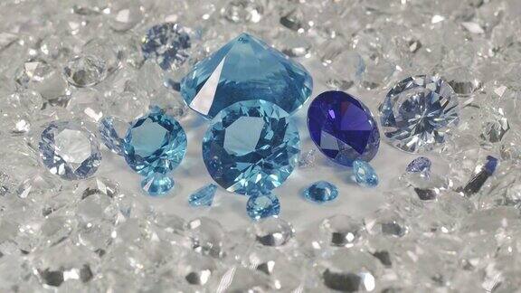 一组放在白色钻石中心的蓝色钻石