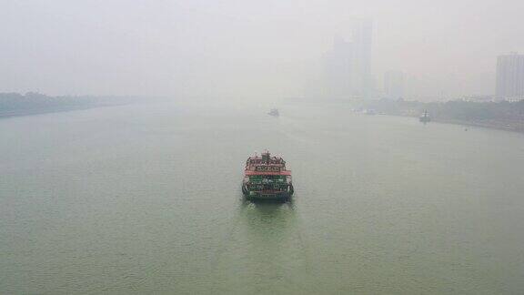 长沙市雨天河轮渡交通航拍4k中国全景图