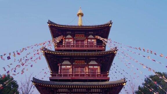 蓝天下的中国寺庙建筑