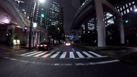 在夜间驾驶城市-4K