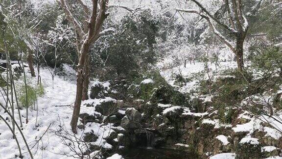 中国黄山市宏村瀑布